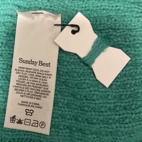 Aritzia / Sunday Best/ V-neck cable-knit/wool sweater/  Host Pick 🧶 brand new - Picture 4 of 11